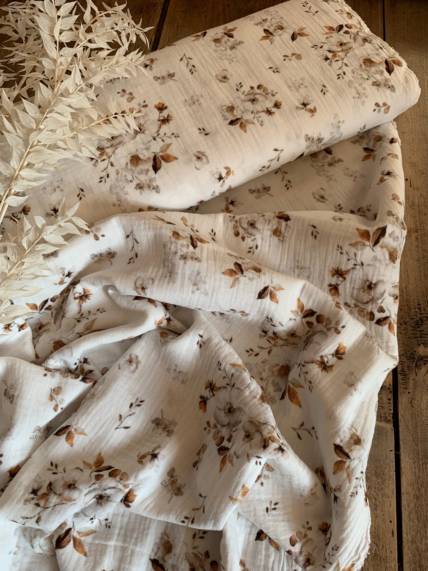 Double Gaze - Jasmin Fleurs Brun
