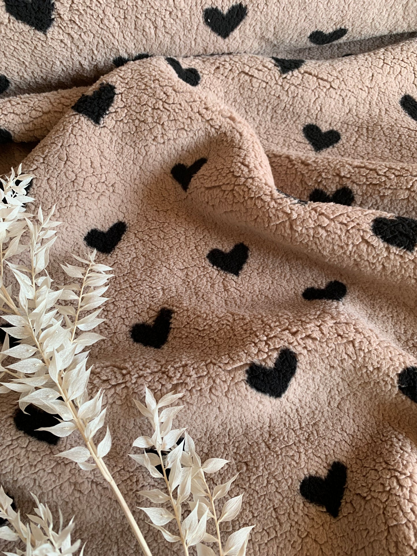 Sherpa Cœurs fond beige taupe