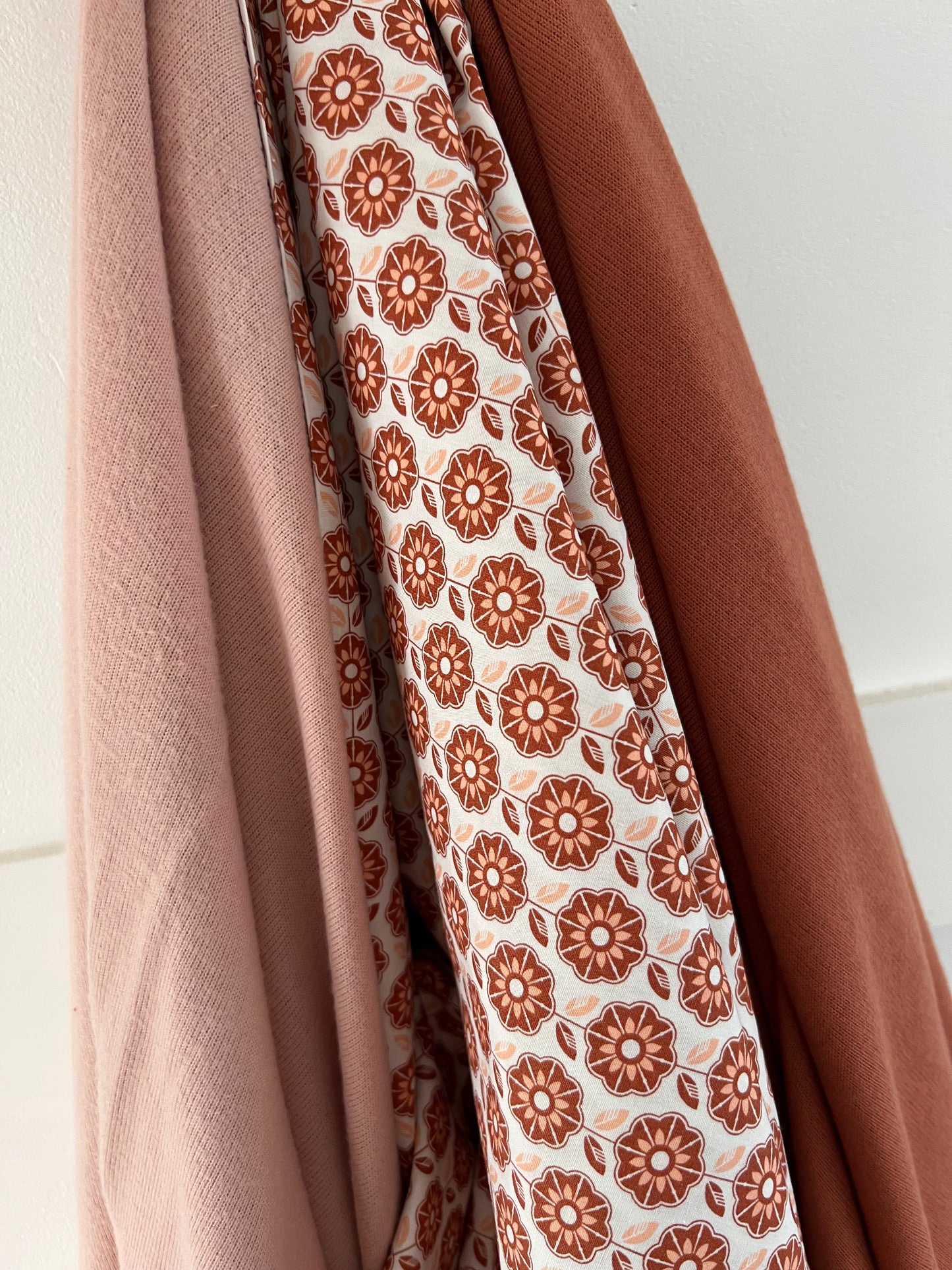 Popline de coton Fleurs Taupes