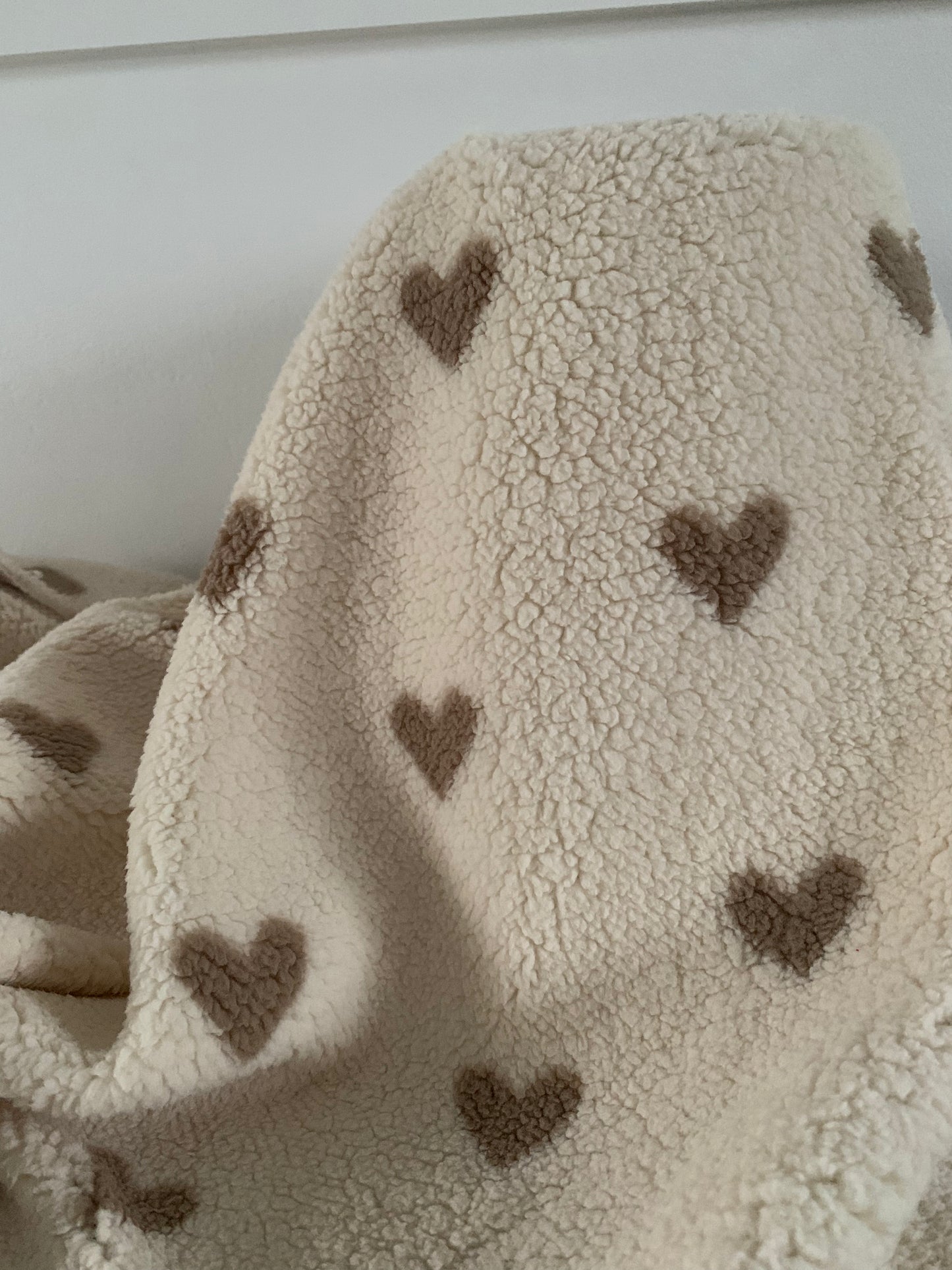 Tissu sherpa Mouton Coeurs Naturel