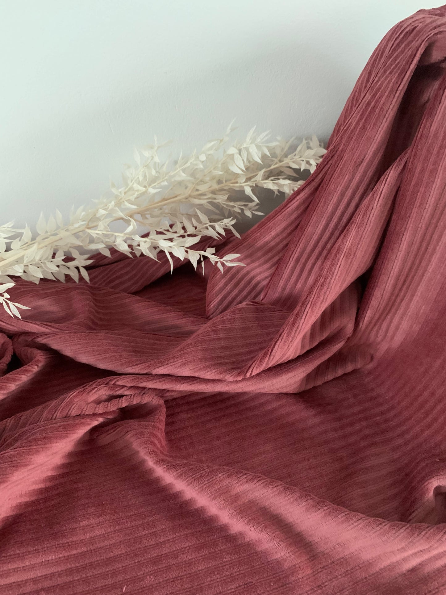 Tissu Jersey Velours à Grosses Cotes Framboise