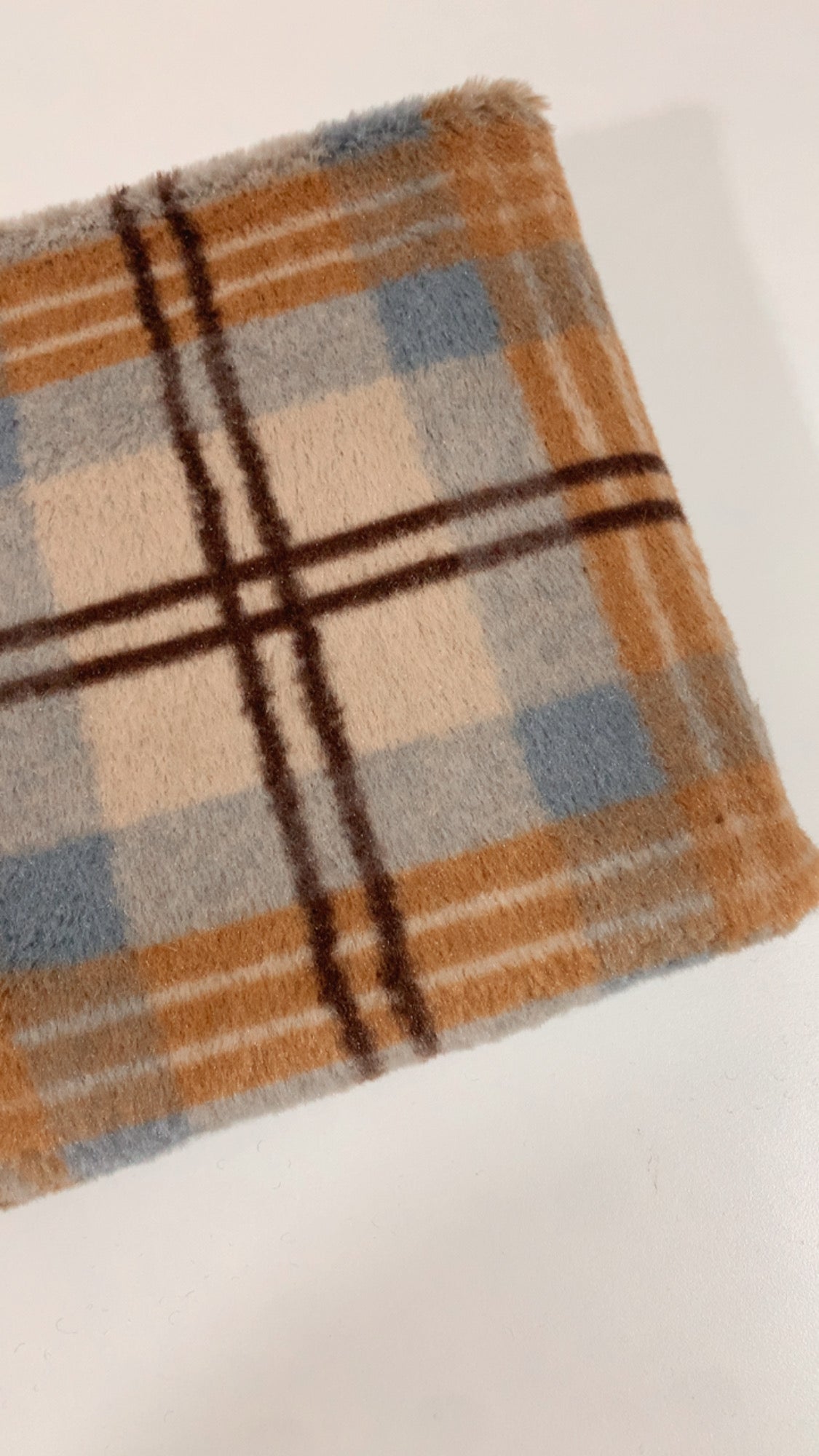 Fausse fourrure à carreaux Sable