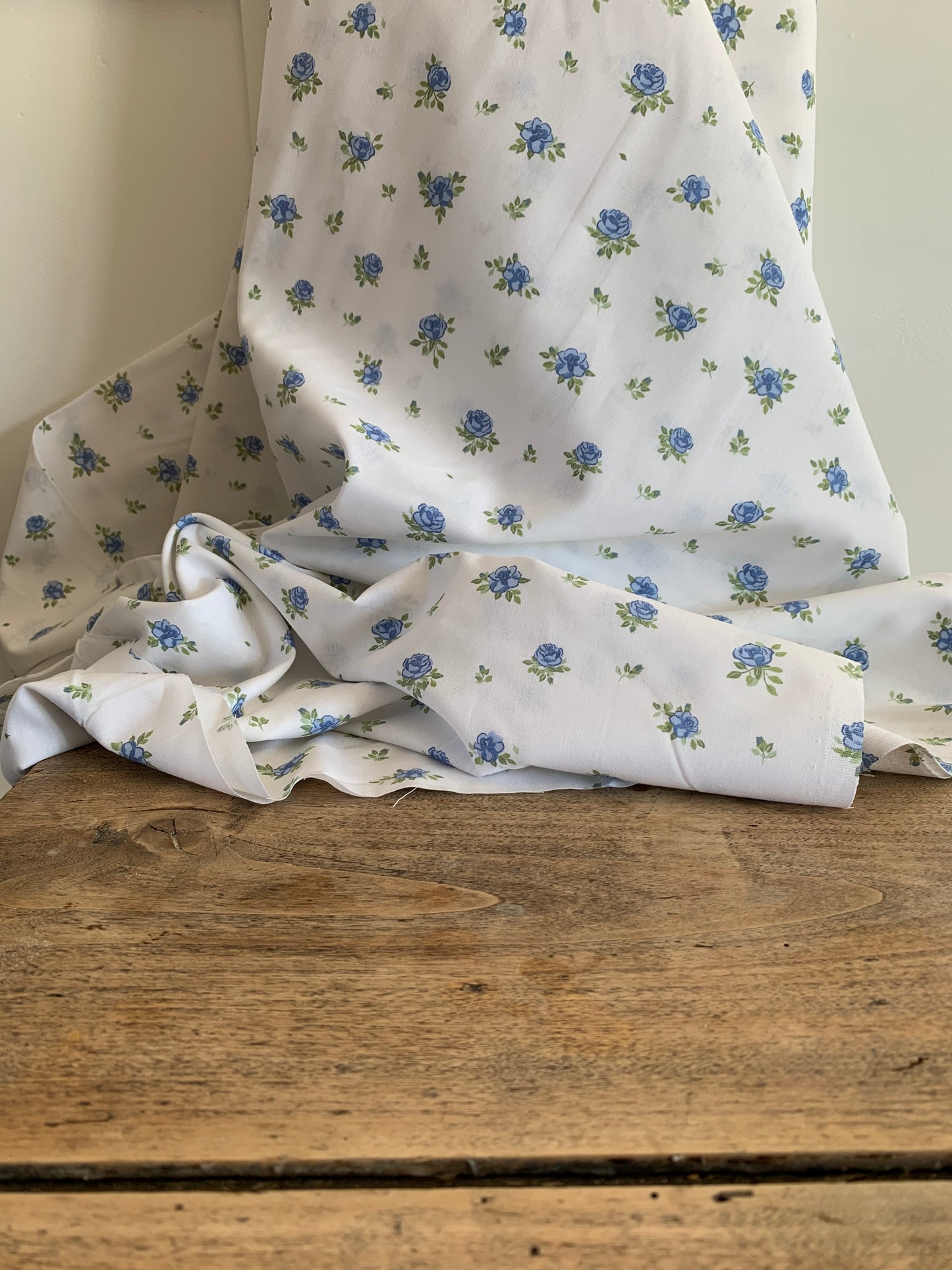 Popeline de Coton Fleurie Bleue