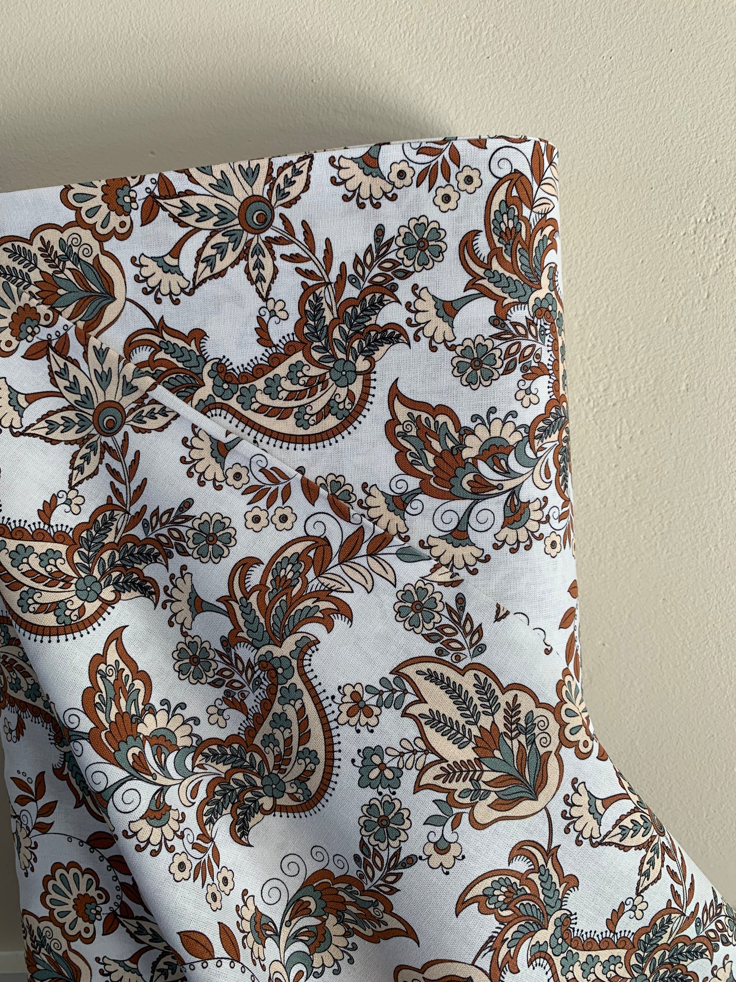 Popeline de coton Paisley Camel