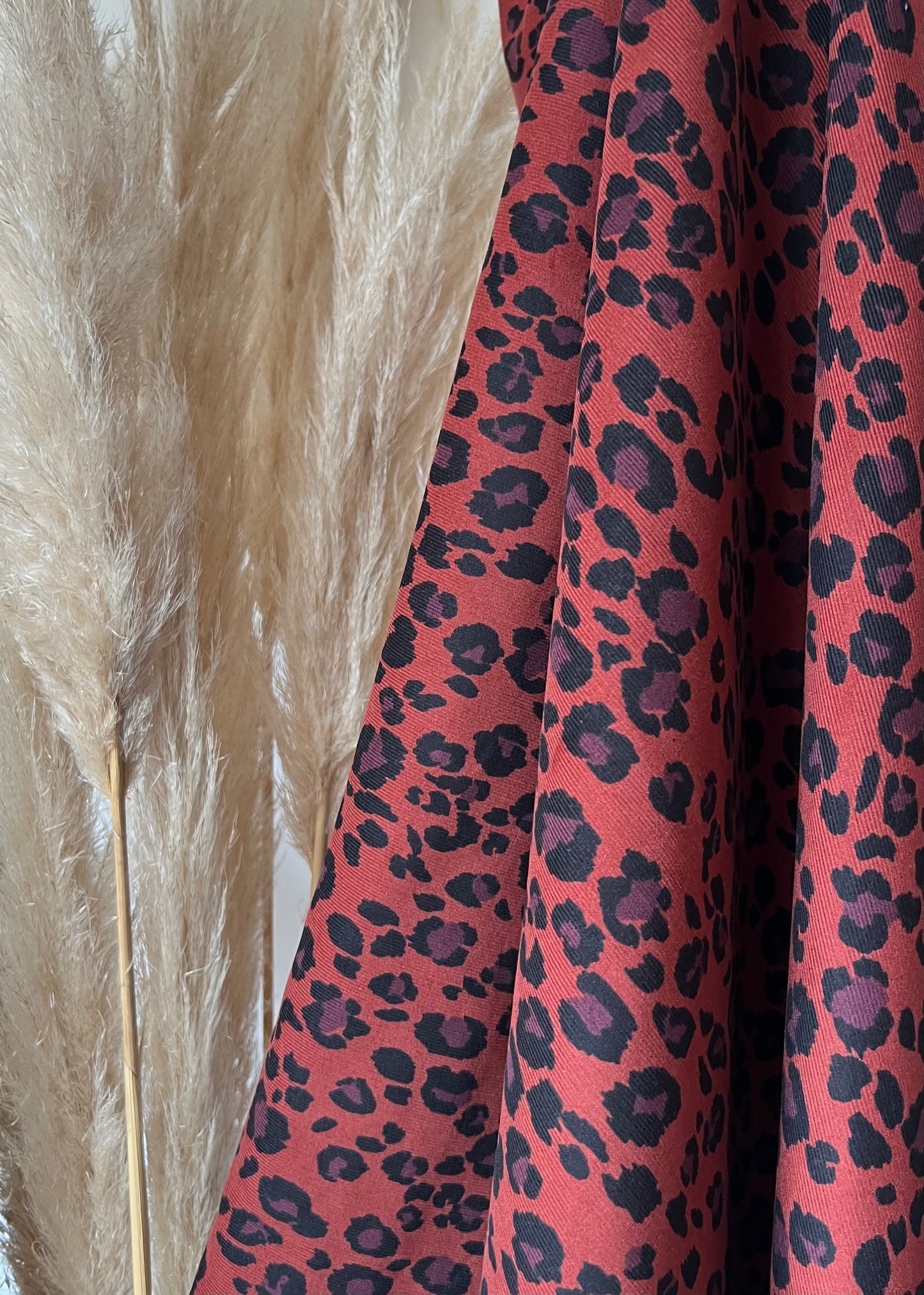 Tissu Velours Milleraies Imprimé Léopard Marron / Noir