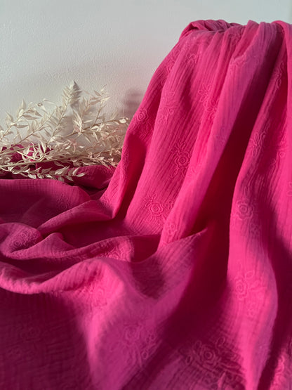 Coupon 2m - Double Gaze Brodée Fleurs Fuschia