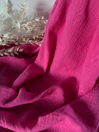 Coupon 2m - Double Gaze Brodée Fleurs Fuschia