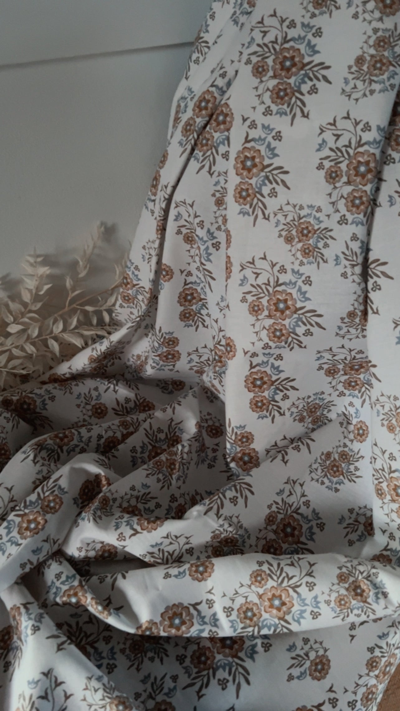 Coupon 1m65 - Popeline de coton - Fleurs Blanc Cassé