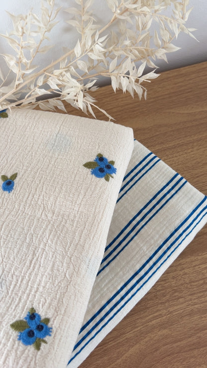 Double gaze de coton rayée broderie fruits