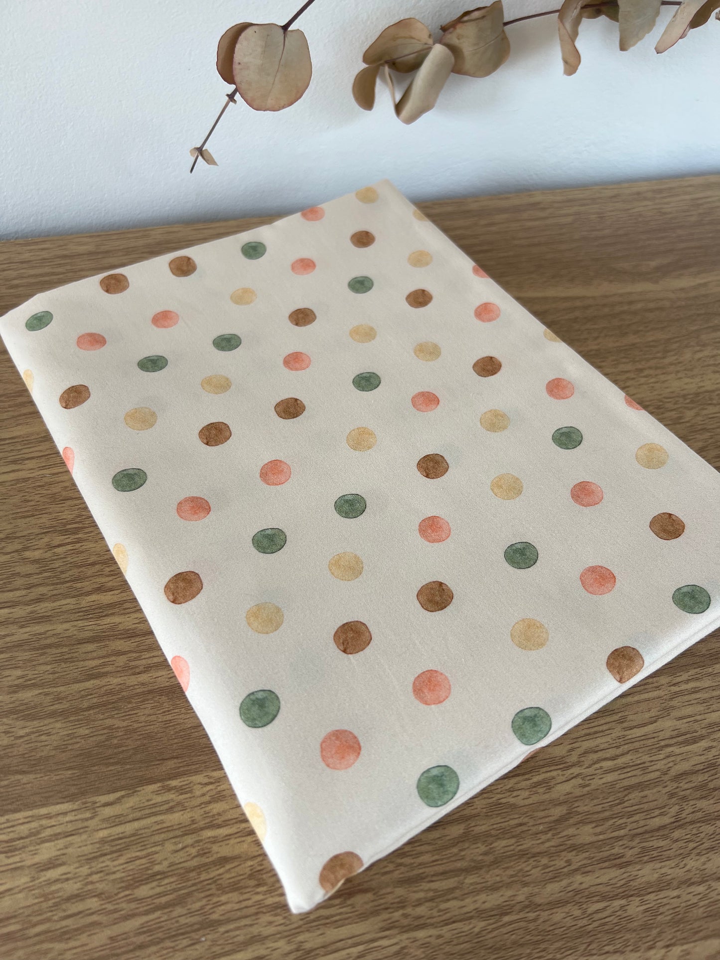 Popeline de coton à pois pastel - Fond écru