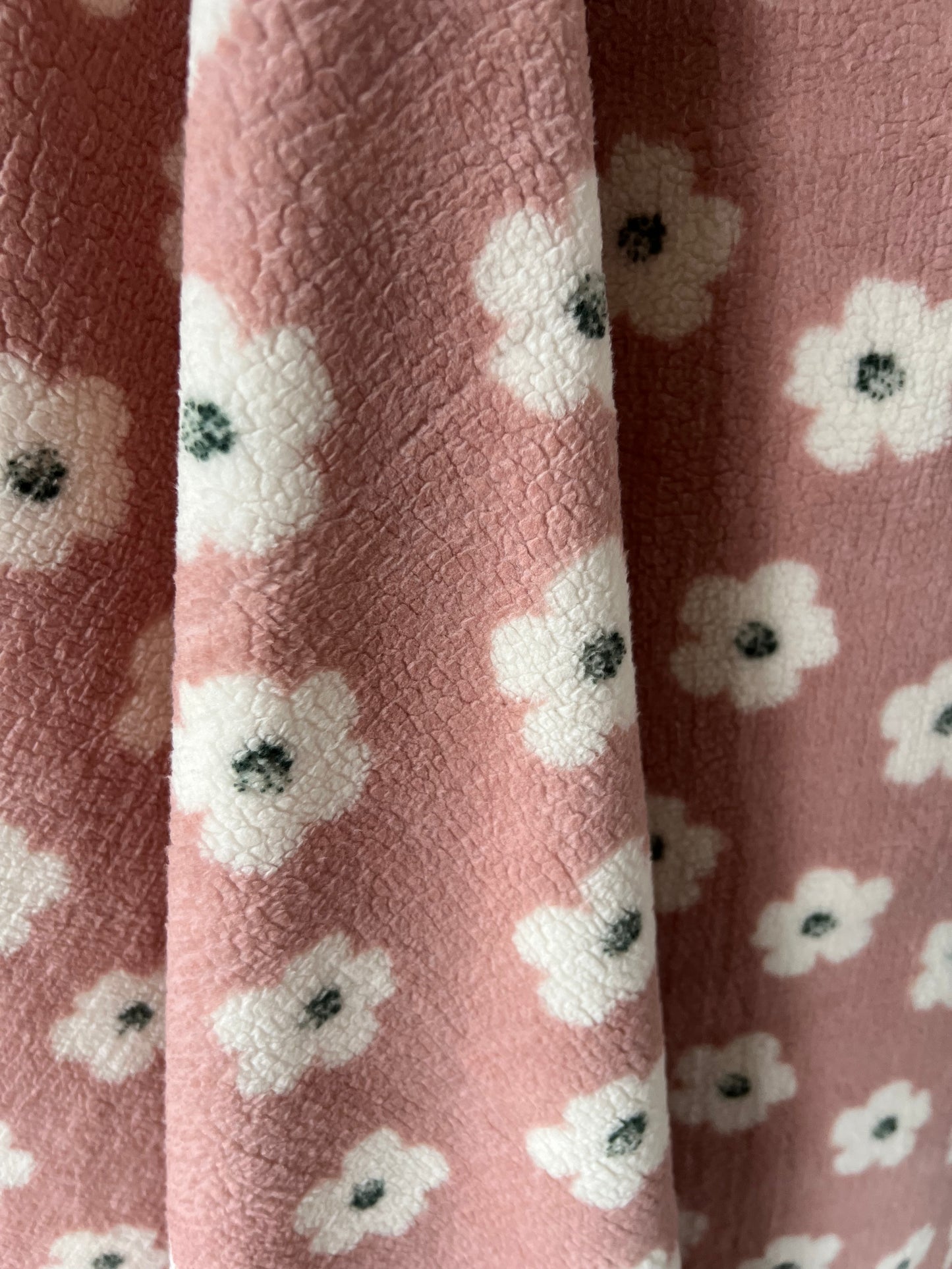 Tissu Sherpa Imprimé  Rose / Blanc