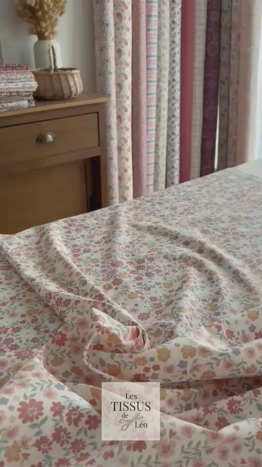 Tissu Imperméable Fleurs Rose